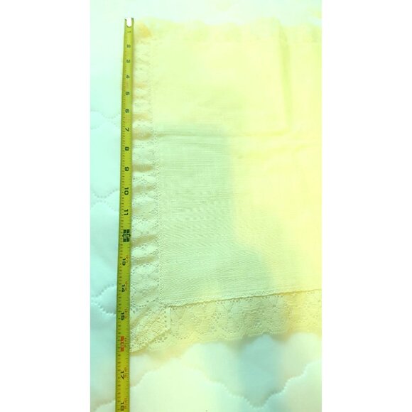 Set of 4 Vintage Lace Trim Linen Cloth Napkins Pale Yellow 16" Square - Picture 8 of 10